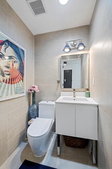 Building Photo - 299 Van Buren St