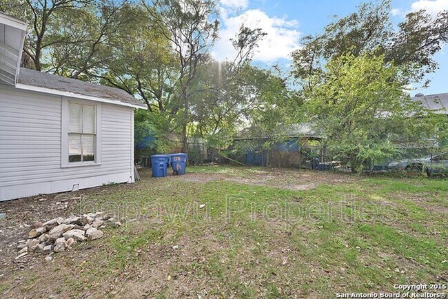 Building Photo - 113 S Olive St