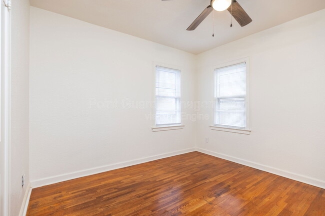 Building Photo - 619 N Glendale St