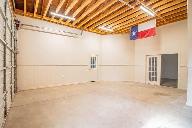 Building Photo - 5402 158th St