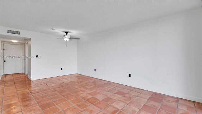 Building Photo - 13000 SW 92nd Ave