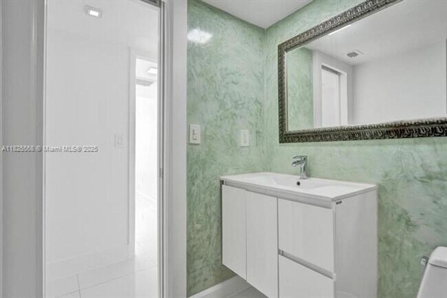 Building Photo - 6450 Collins Ave