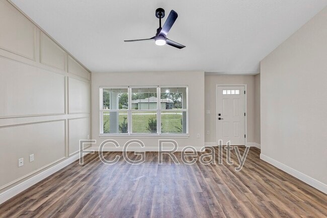 Building Photo - 6551 Hemlock Rd