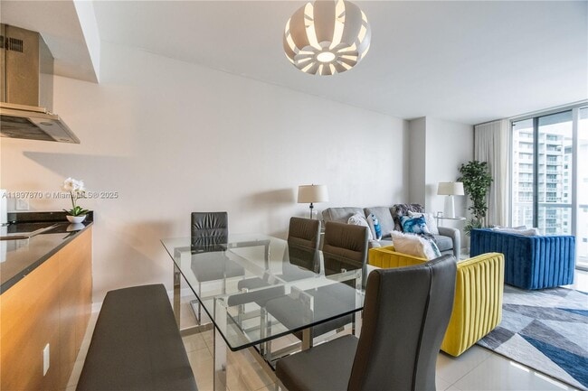 Building Photo - 485 Brickell Ave