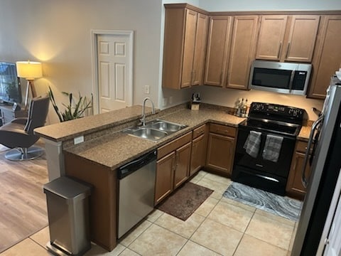 Building Photo - 469 Glastonbury Drive