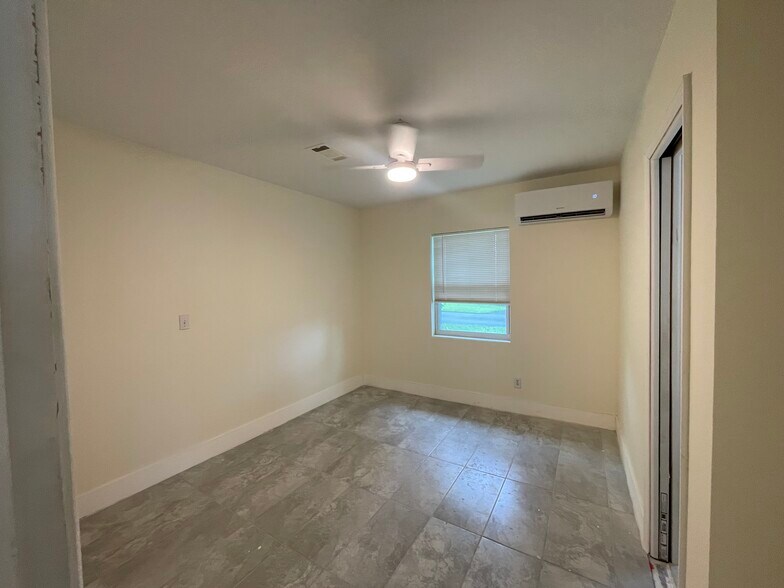 Building Photo - 2194 Ponce de Leon Cir