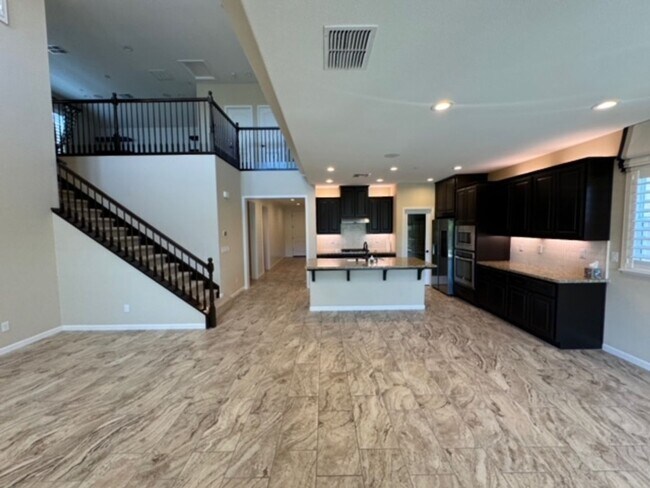 Building Photo - 2706 Chuckwagon Ln