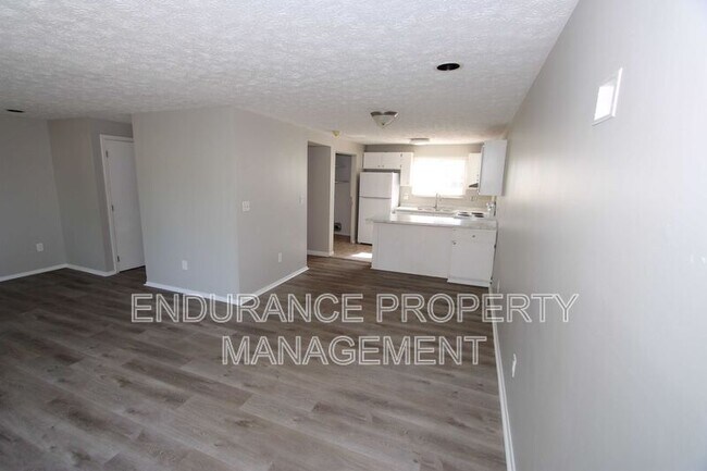 Building Photo - 2131 Kensington Dr