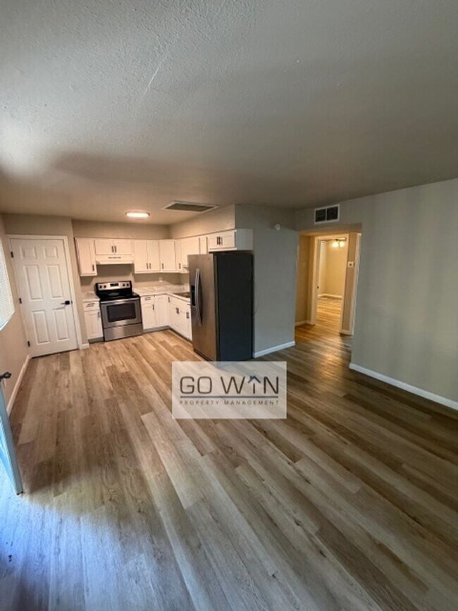 Building Photo - Roeser Tri-Plex