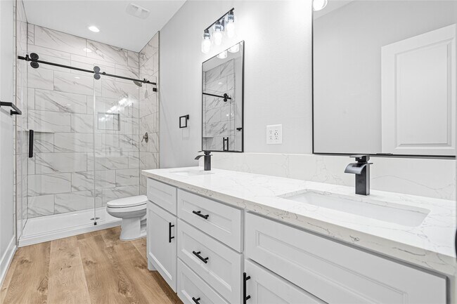 Building Photo - 3821 Easy St