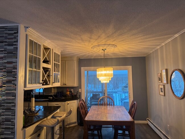 Building Photo - 47 Waterman St