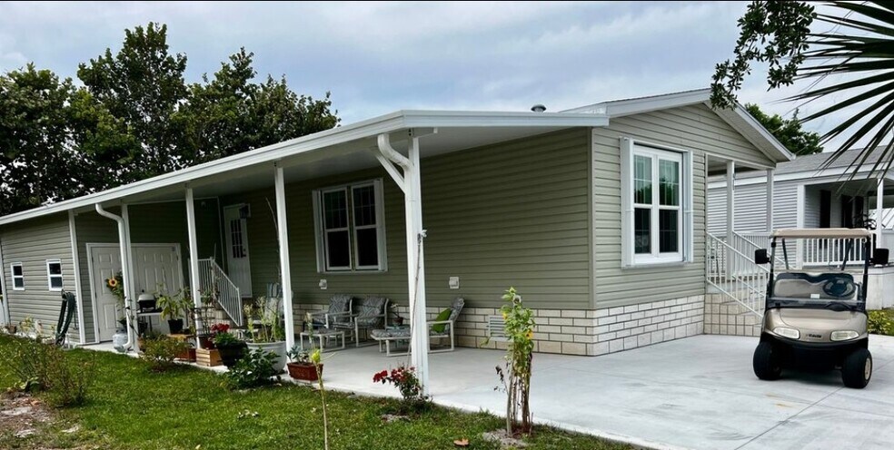 Building Photo - 415 Plover Dr