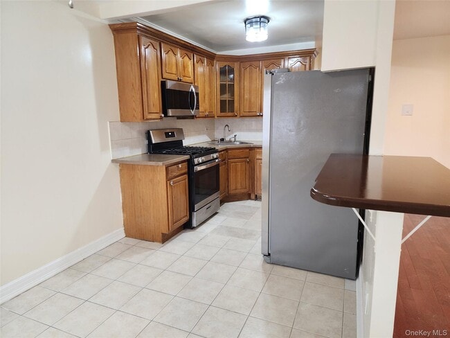 Building Photo - 1348 E 99th St