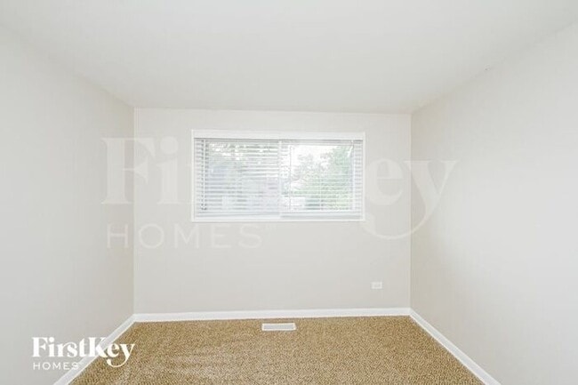 Building Photo - 171 Craig Dr W