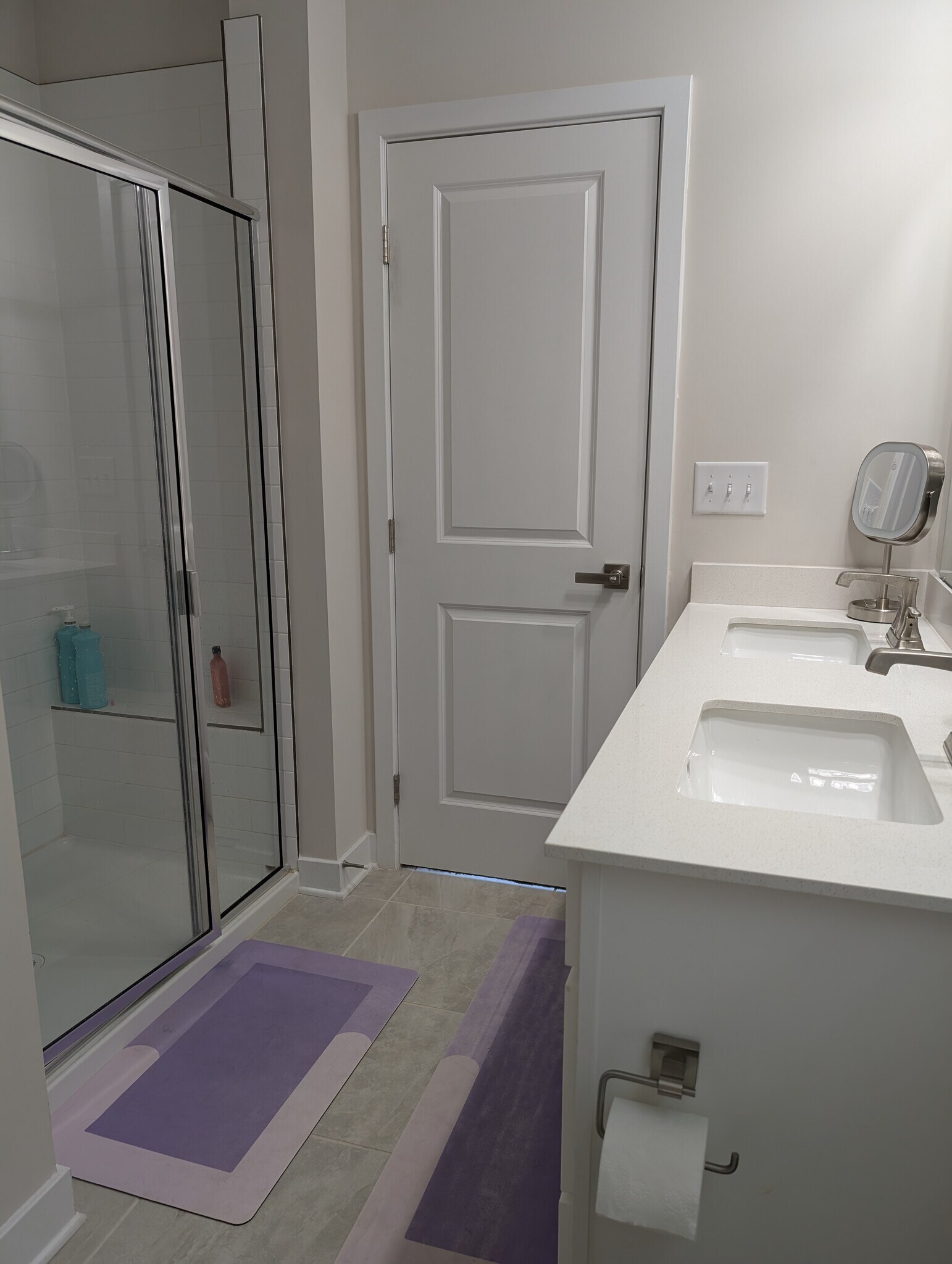 Double vanity - 460 Spearfield Ln