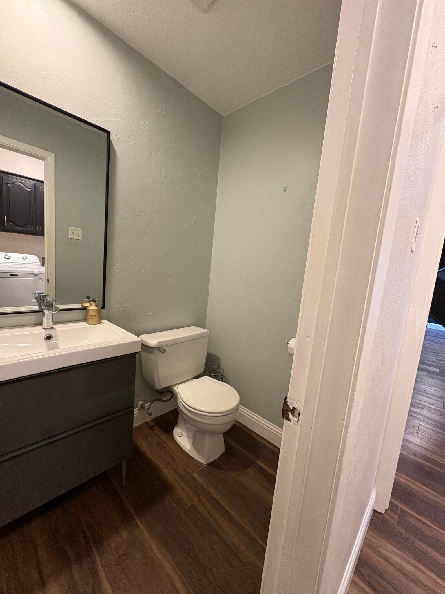 Building Photo - 1822 Juniper Ln