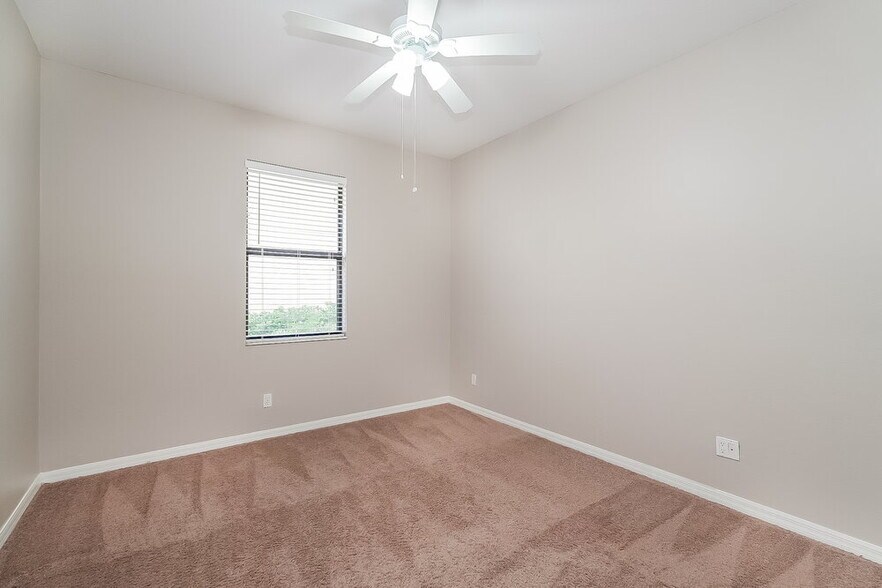 Building Photo - 20355 Chestnut Grove Dr