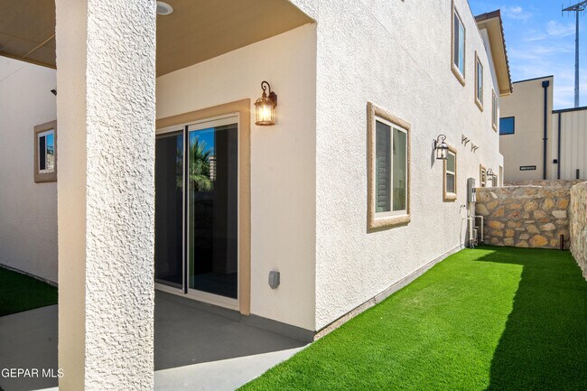 Building Photo - 6305 Palo Verde Pl