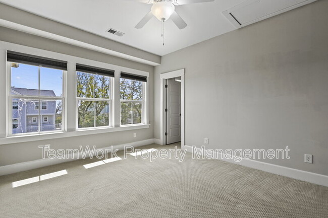 Building Photo - 1485 Menhaden Ln