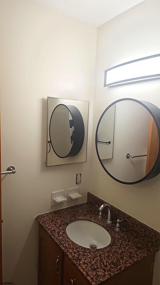 Building Photo - 3016 Ivy Bush Ct