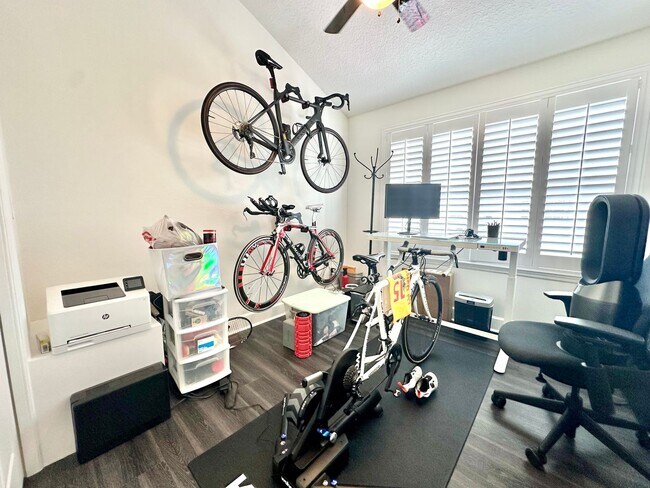 Building Photo - Bright, breezy & convenient: Your wew St. ...