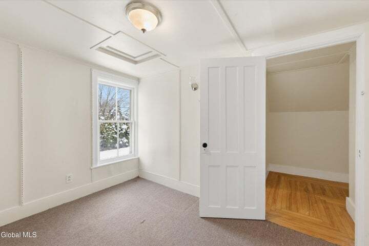 Building Photo - 106 Lawrence St