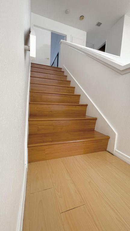 Building Photo - 1204 Walnut Grove Ave