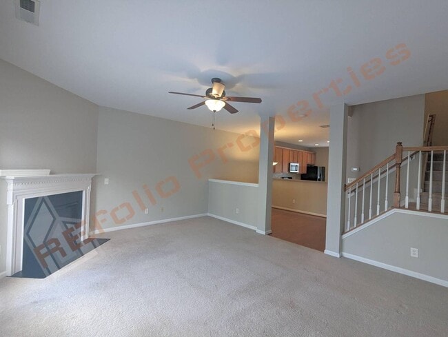 Building Photo - Great Location 3 Story 3 Bedroom, 3.5 Bath...