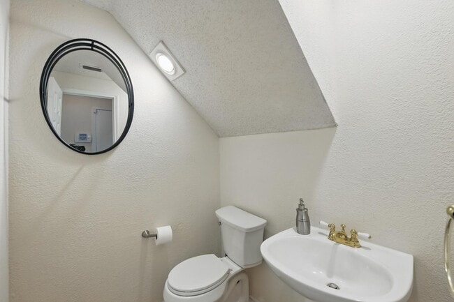 Building Photo - 2521 Timber Ridge Ln