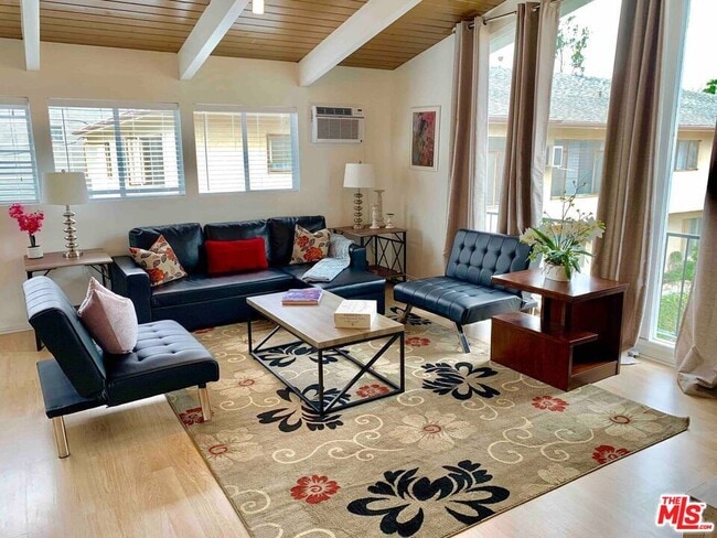 Building Photo - 1152 N Ogden Dr