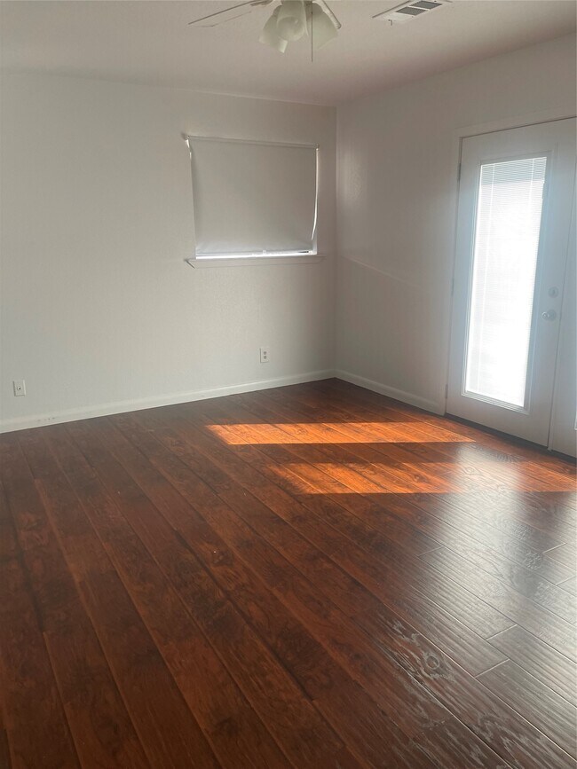 Building Photo - 1826 Port O' Call St