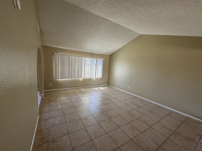 Building Photo - 5339 W Yucca St