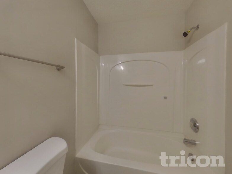 Building Photo - 15228 Pangborn Pl