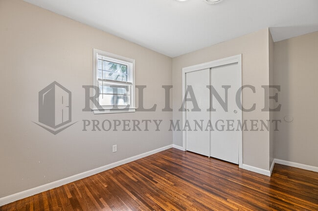 Building Photo - 1403 W Lydia St