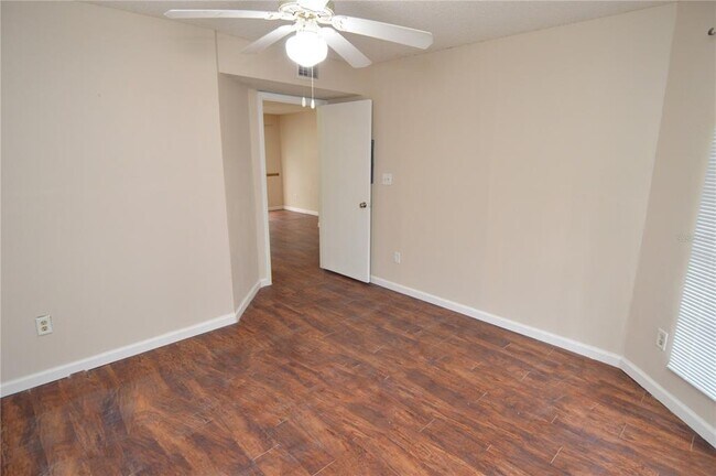 Building Photo - 8756 Mallard Reserve Dr