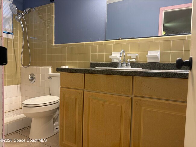 Building Photo - 740 Thomas Ln