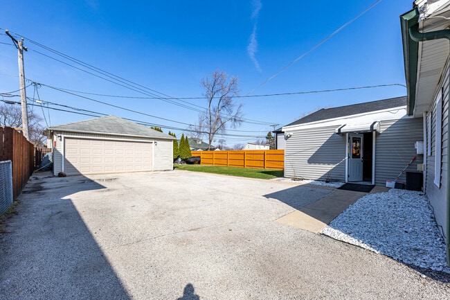 Building Photo - 7740 S Laramie Ave