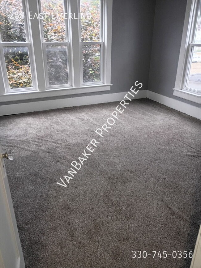 Building Photo - 258 East Emerling-