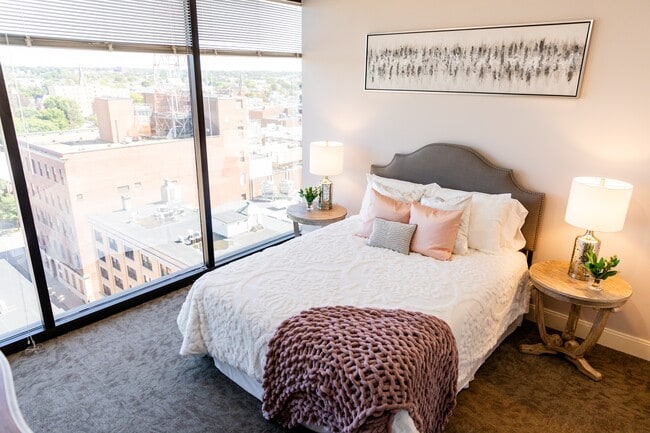 Floorplan - The Residence at 1000 Elm