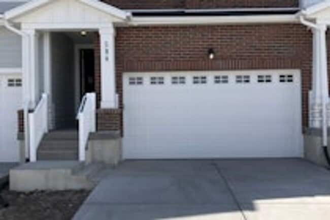 Building Photo - 594 N 260 W