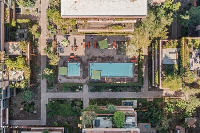 Building Photo - 7117 E Rancho Vista Dr
