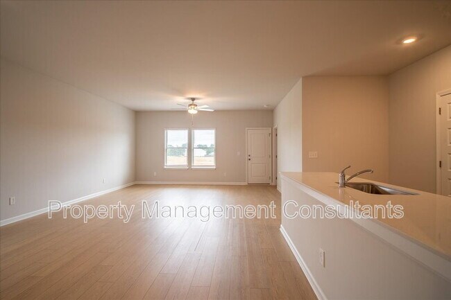 Building Photo - 22772 Dashwood Ln
