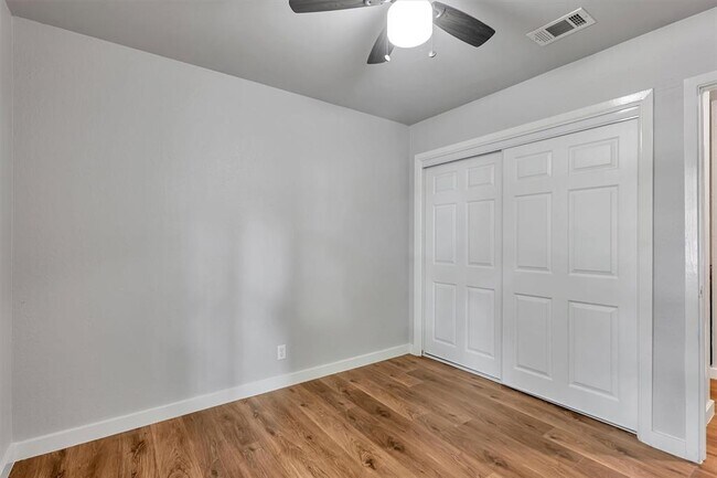 Building Photo - 1308 Troy Ln