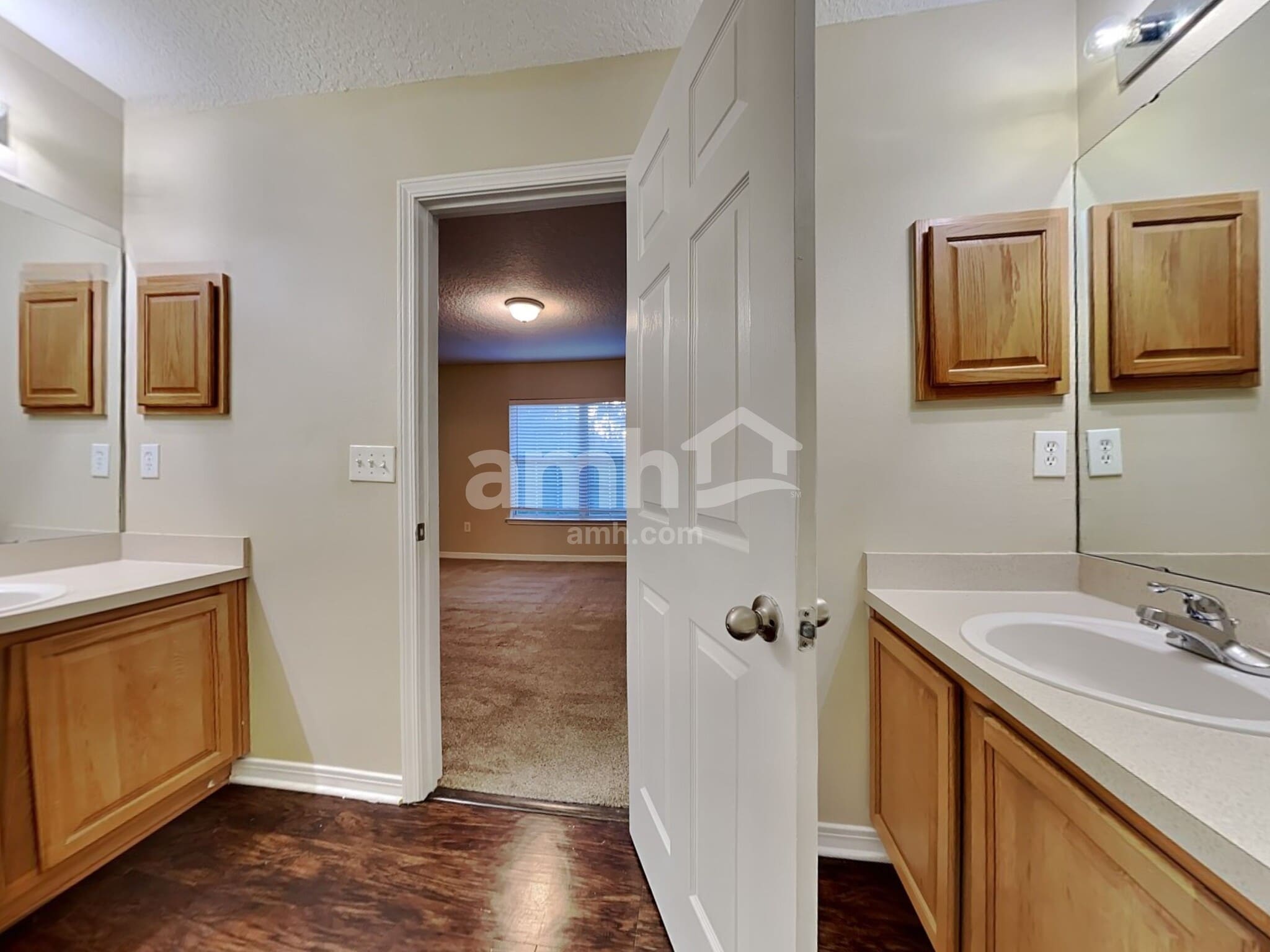 Building Photo - 7652 Vandalay Dr