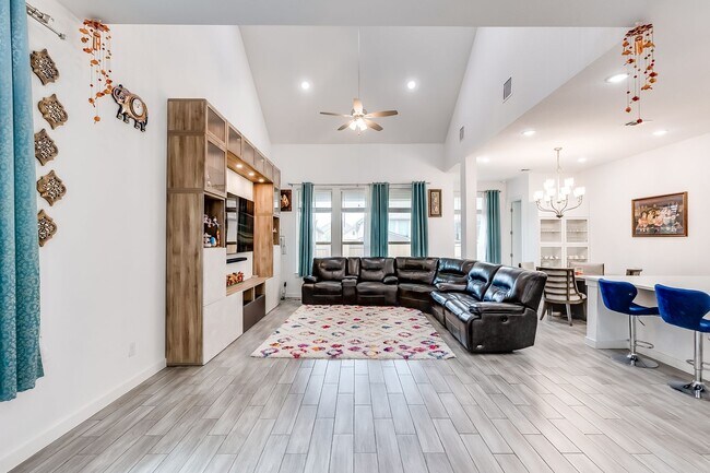 Building Photo - 833 Whitetail Dr
