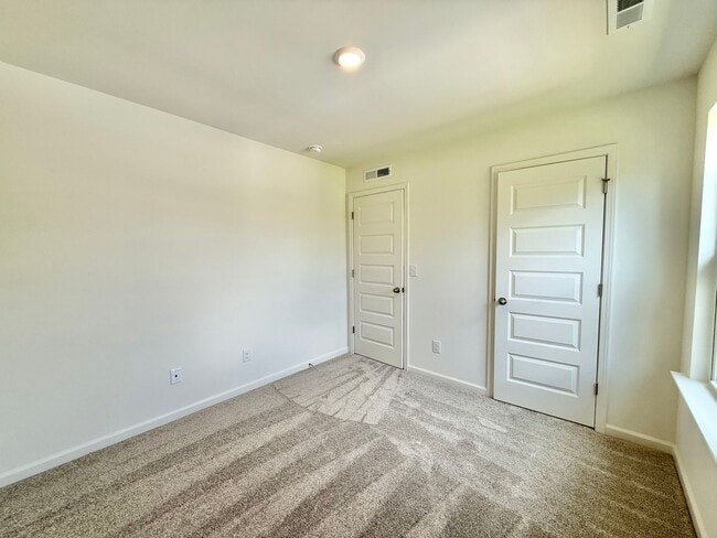 Building Photo - Stunning New Construction 3BD, 2.5BA End U...