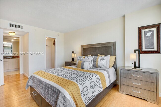 Building Photo - 6917 Collins Ave