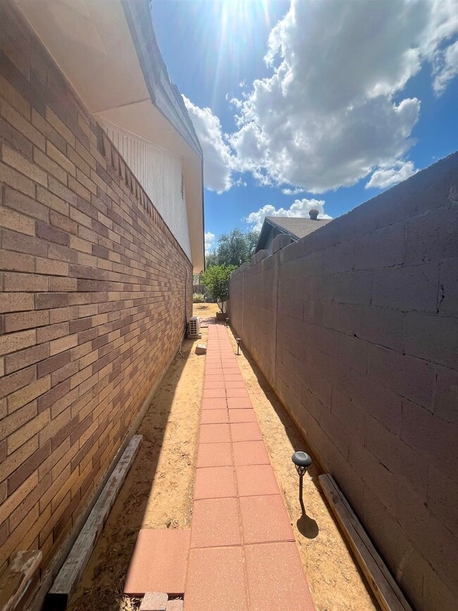 Building Photo - 306 La Herradura Ct