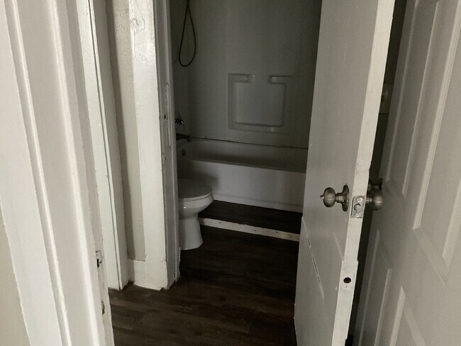 Building Photo - Coming Soon! South Side One Bedroom Apartm...