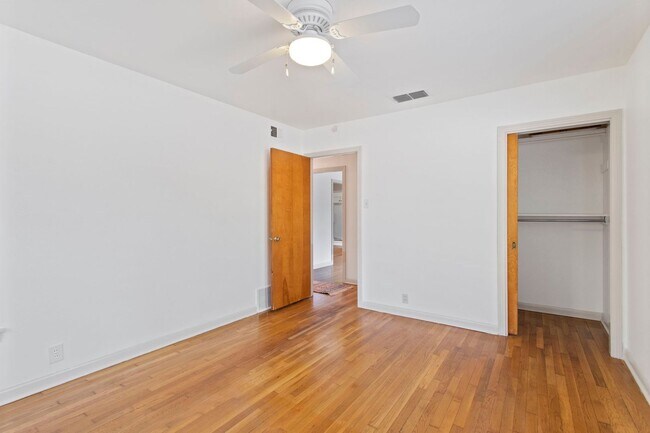 Building Photo - CONTEMPORARY HOME IN ALAMO HEIGHTS